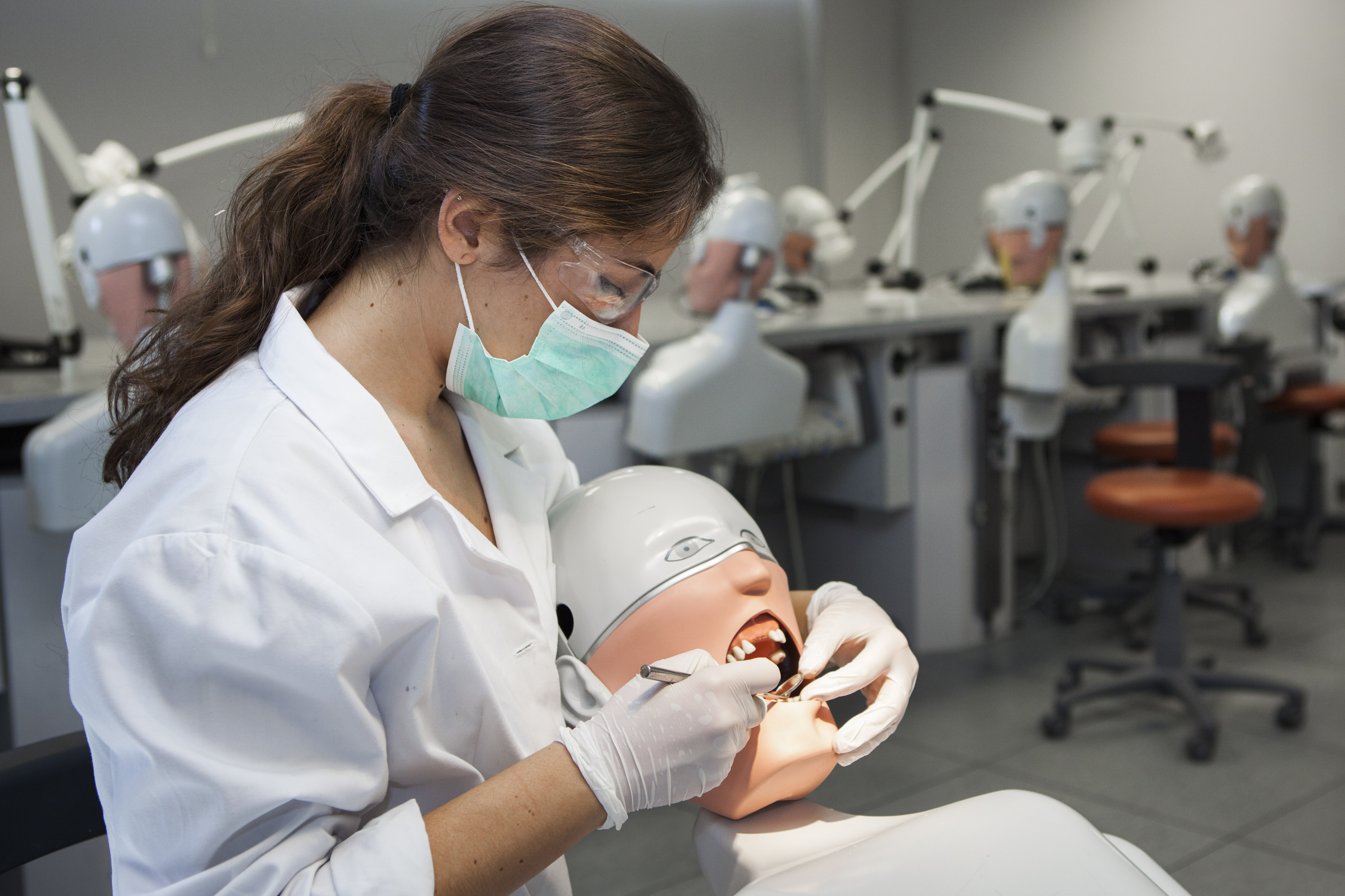 /images/pages/Universidad_Europea_de_Madrid_Dentistry_2.jpg