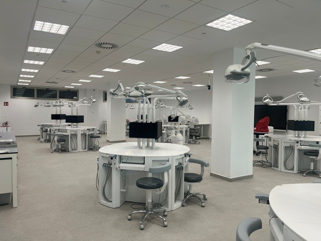 /images/universities/UEAndaluciaDentistry4.jpg
